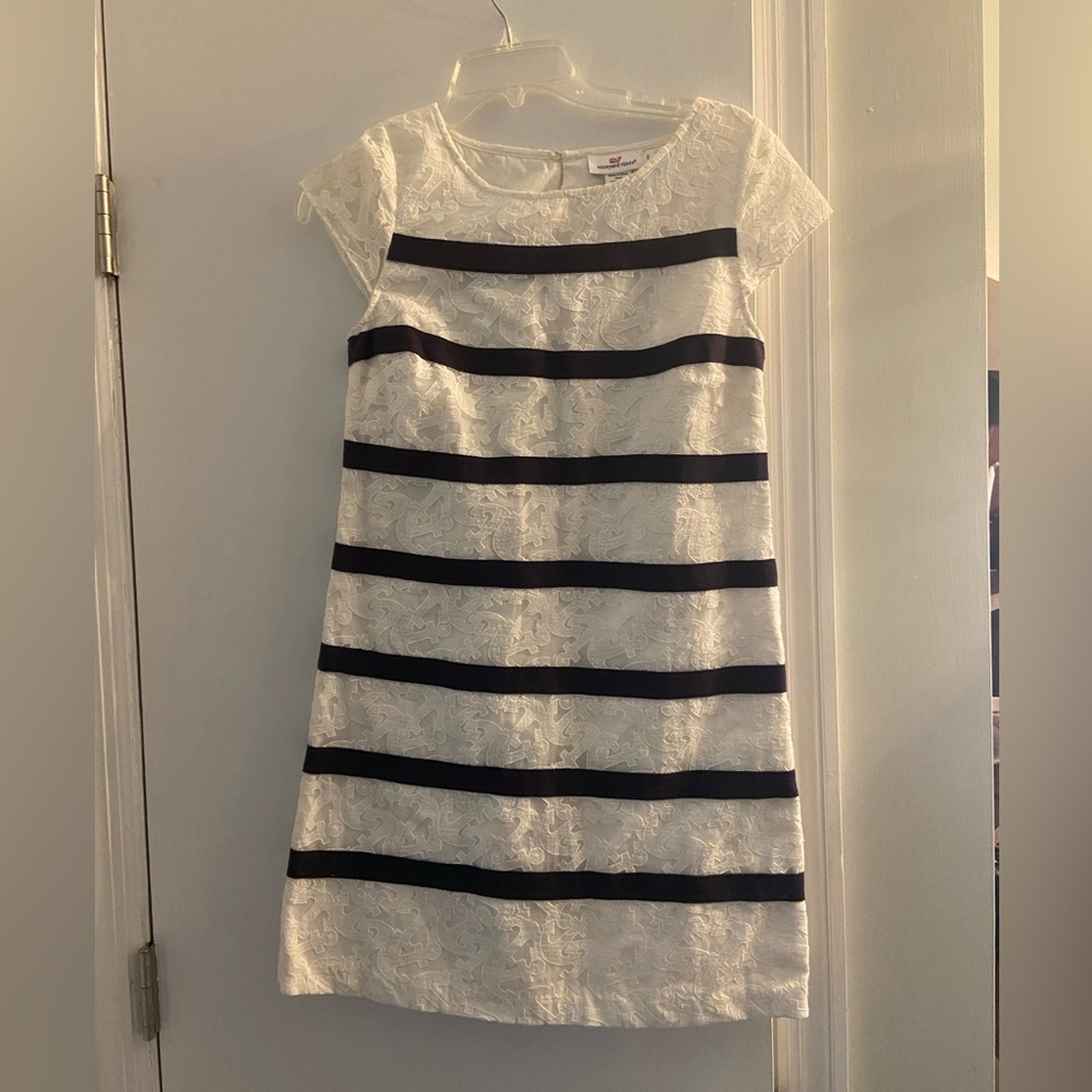 Vineyard Vines White and Black Sheath Dress Sleeveless Crew Neck